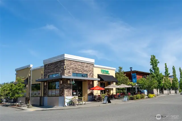 Snoqualmie Ridge Shops and Restaurants, all you need just down the street!