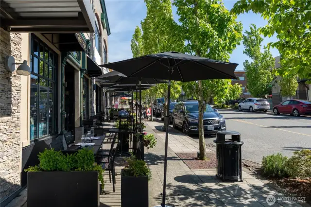 Quaint restaurants with outdoor seating!