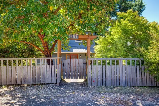 Private corner lot
