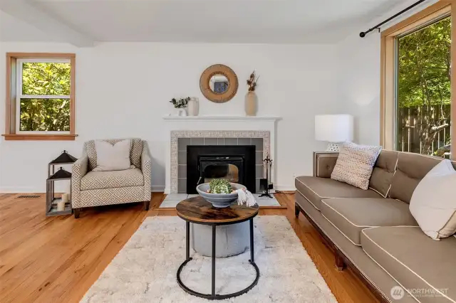 beautiful oak floors throughout the main floor