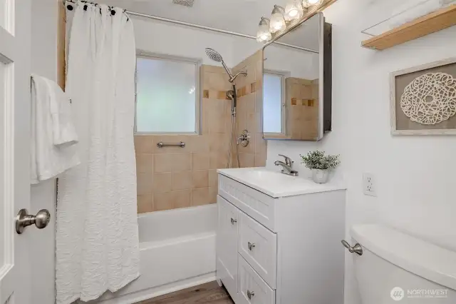 Main floor full bath