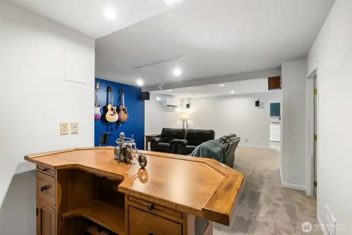 Nook - perfect for the free standing bar!