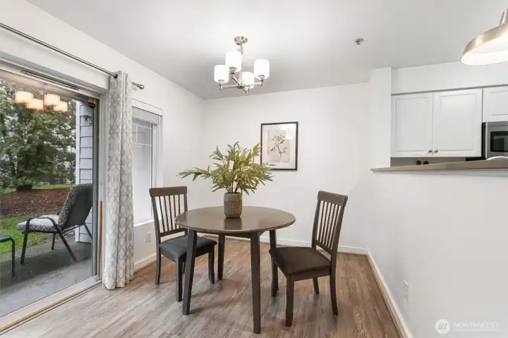 Dining room with plenty of space for round or rectangular table