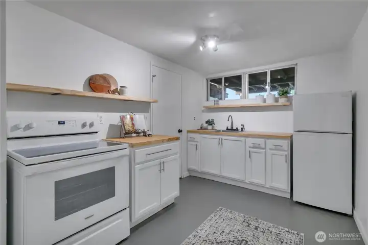 Lower-level kitchen