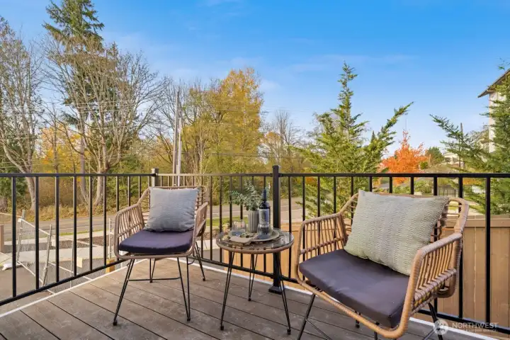 Photographs are for illustrative purposes only. Features, finishes, interior/exterior colors, landscaping and floorplan shown may vary from actual homes built