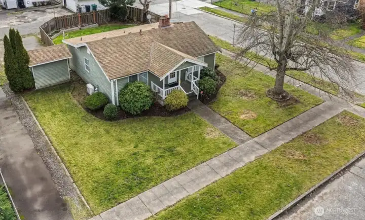 The property includes a handy shed for storing garden tools and outdoor essentials or whatever you need for extra storage.