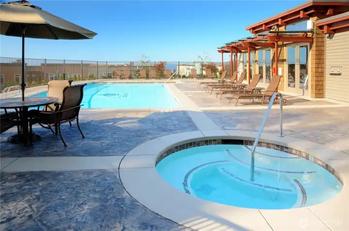 Two Pools and Hot Tubs