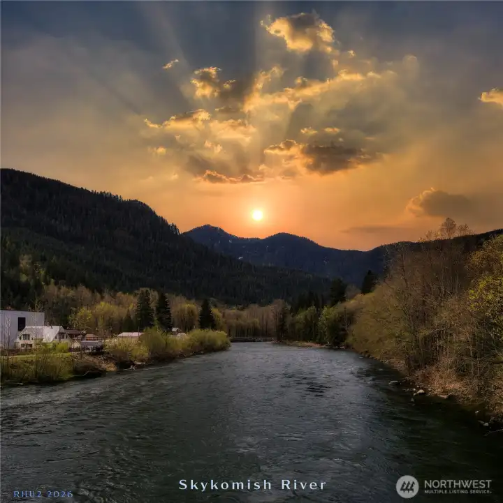 Trade the hum of the city for the rhythm of the river ~ located a stone's throw from the Skykomish river.