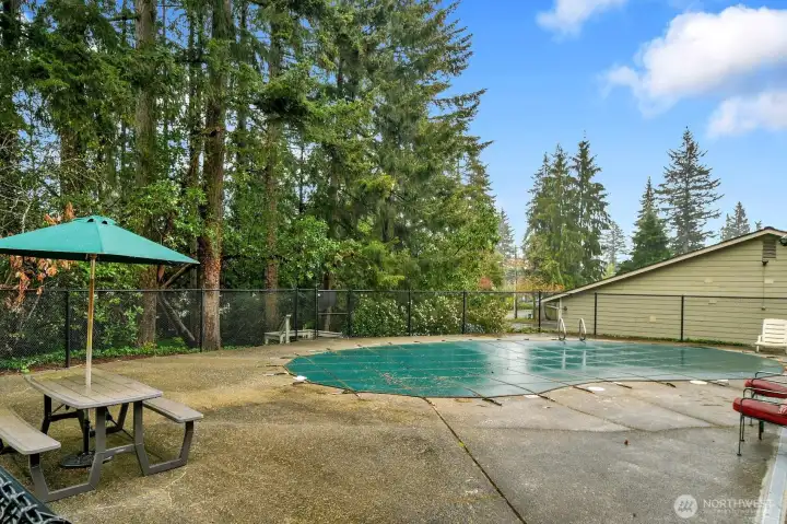 Community pool, perfect for those hot summer days!