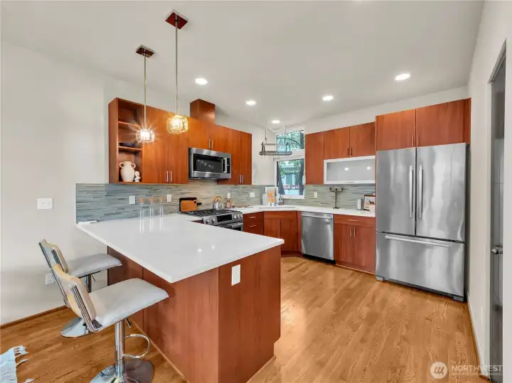 Kitchen with ES
