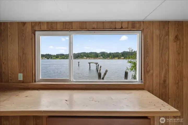 Outbuilding: great view!