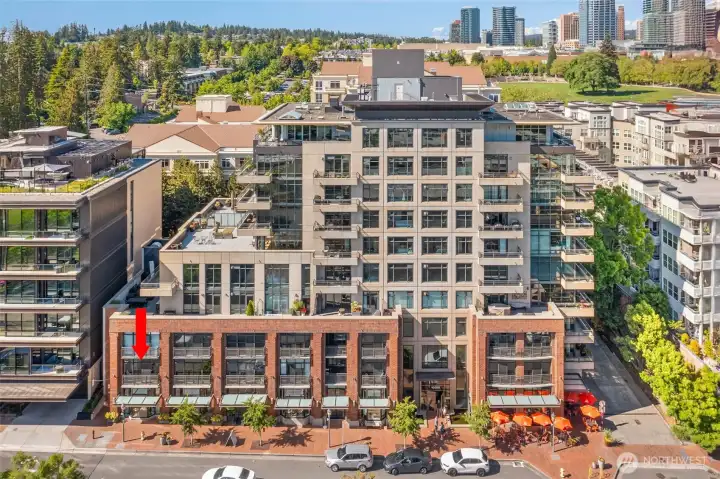 Modern comfort meets unmatched walkability at One Main Street. Modern comfort meets unmatched walkability at One Main Street.