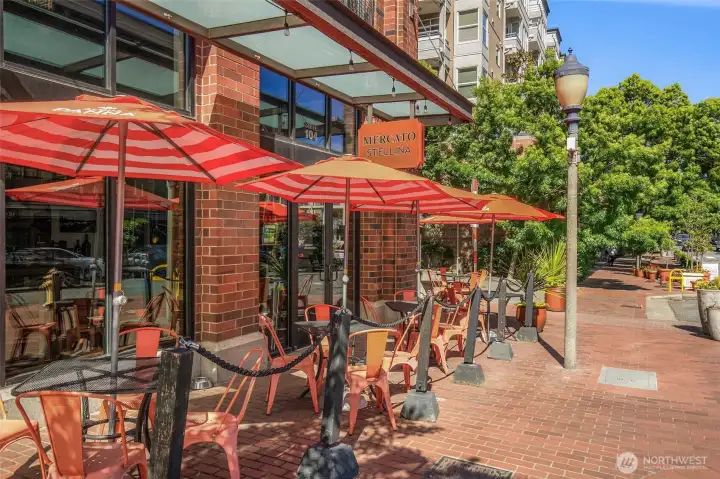 Step outside and embrace the Old Bellevue lifestyle: Sunday brunch at Bis on Main, wine with friends at Valentina’s... Step outside and embrace the Old Bellevue lifestyle: Sunday brunch at Bis on Main, wine with friends at Valentina’s...