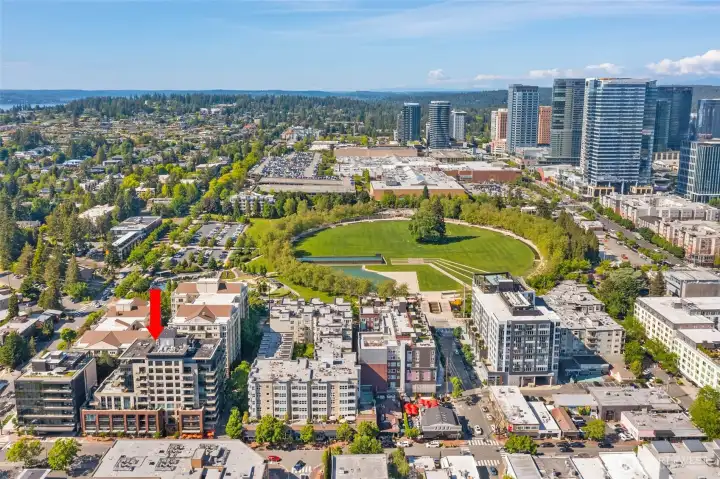 Minutes to BELLEVUE SQUARE & LINCOLN SQUARE- featuring endless shopping, delicious dining, huge movie theatre, billiards, bowling, & more! Minutes to BELLEVUE SQUARE & LINCOLN SQUARE- featuring endless shopping, delicious dining, huge movie theatre, billiards, bowling, & more!