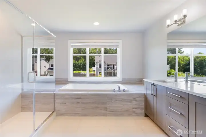 5-piece ensuite bath
