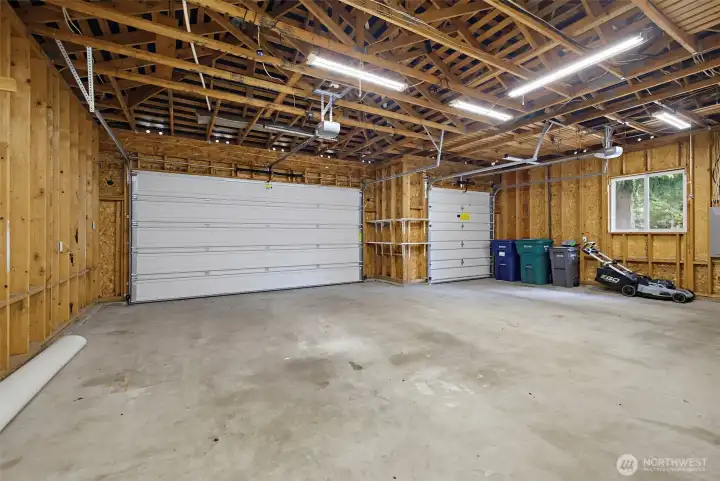 Large 3 car garage Large 3 car garage