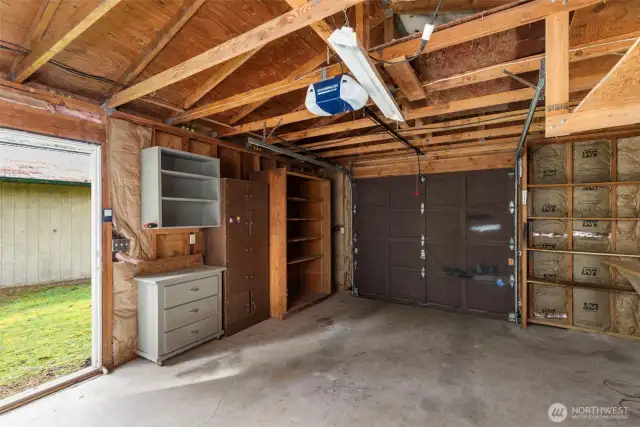 15x20 workshop interior