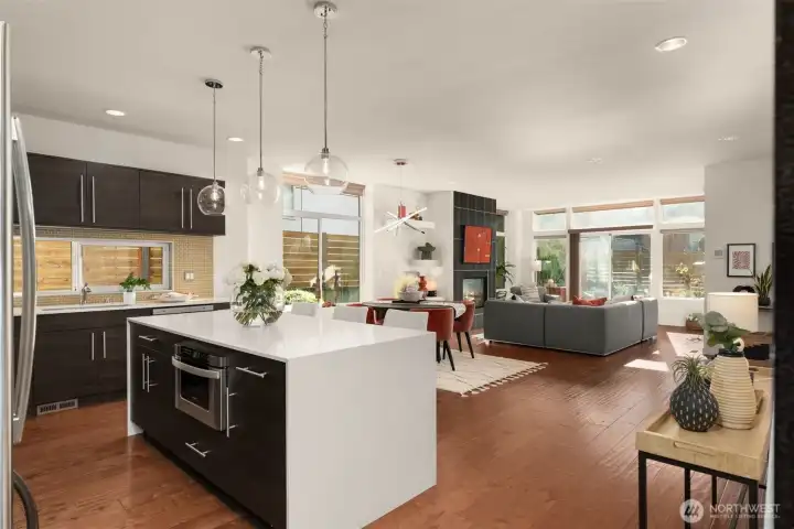 Ideal Layout For Entertaining!