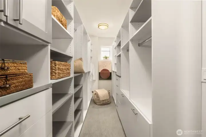 Can't Miss the Walk In Closet!