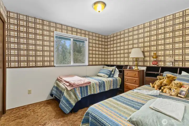 Bedroom #2 (Upper Level)