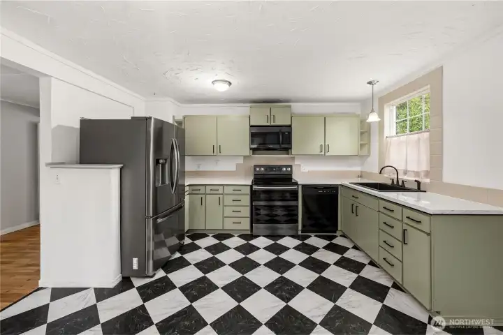 Updated Appliances All Stay!