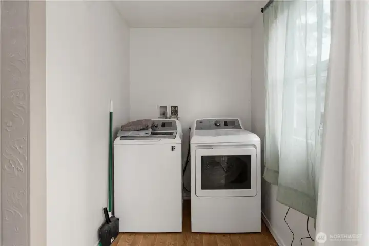 Washer & Dryer Convey