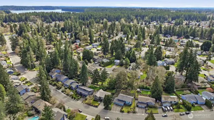 Sought-after Candlewood Ridge in the heart of Fairwood.