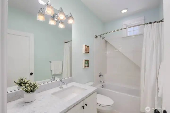 2nd floor full bath