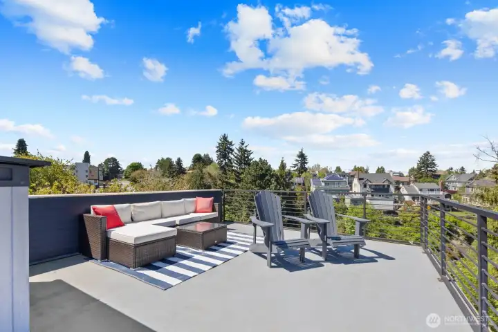 Rooftop deck (accessed off 2nd floor)