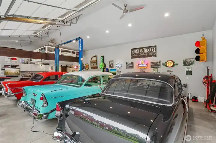 3 bay shop with carport