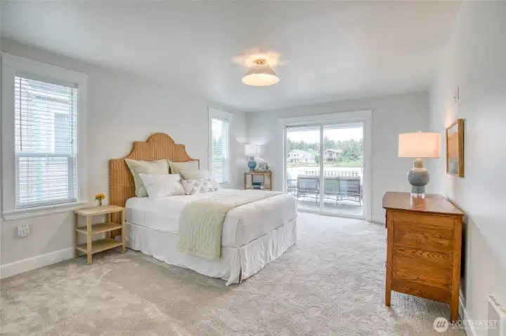 Very large primary bedroom
