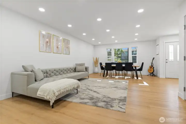 Open Living room & Dining Room Open Living room & Dining Room