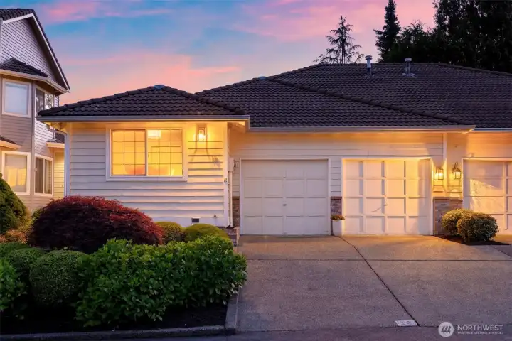 Welcome to this sharming single-level living!