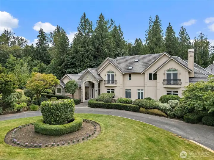 One of Fall City's Most Captivating Luxurious Estates One of Fall City's Most Captivating Luxurious Estates