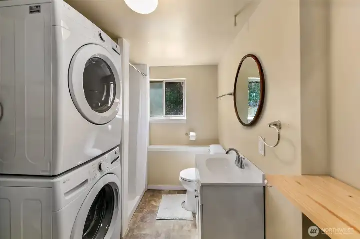 Lower 3/4 w/ New Washer/Dryer
