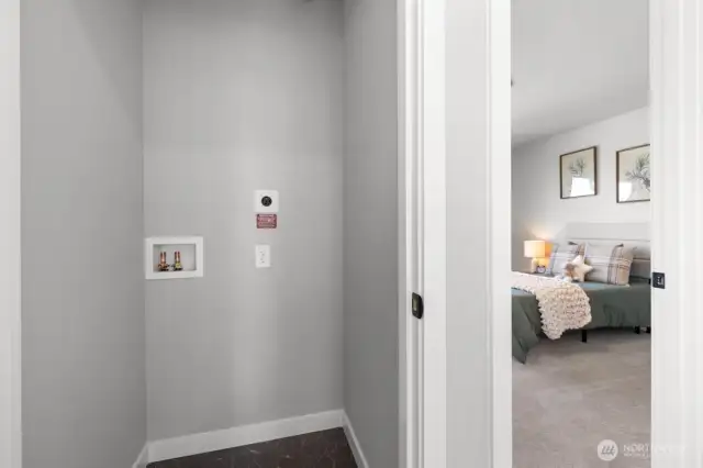 Photographs are for illustrative purposes only. Features, finishes, interior/exterior colors, landscaping and floorplan shown may vary from actual homes built.