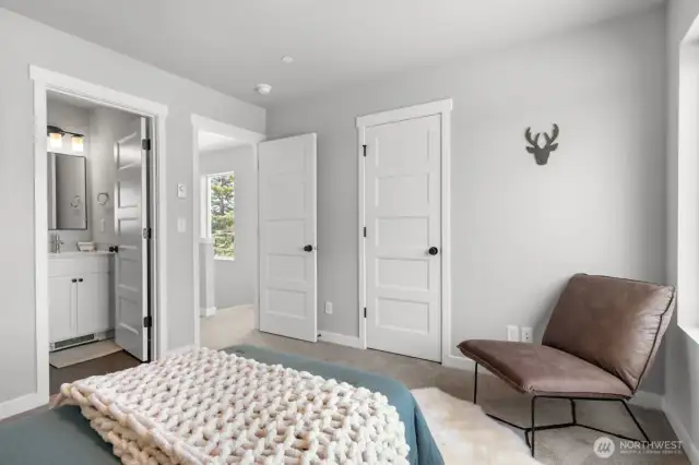 Photographs are for illustrative purposes only. Features, finishes, interior/exterior colors, landscaping and floorplan shown may vary from actual homes built.