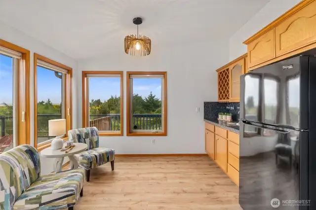 Wet bar area with view