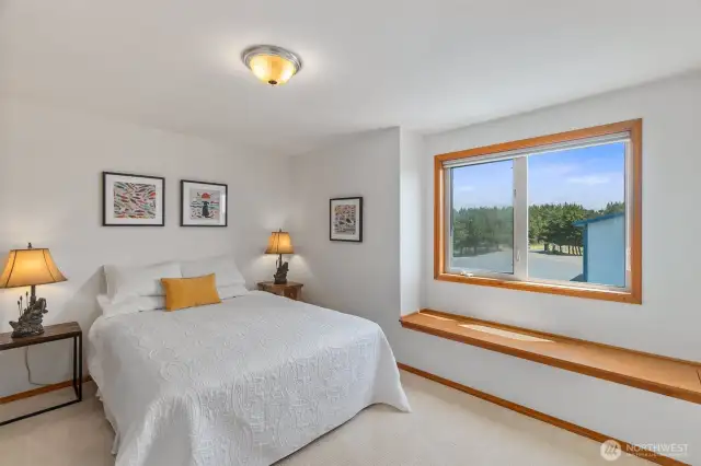 Guest bedroom 1
