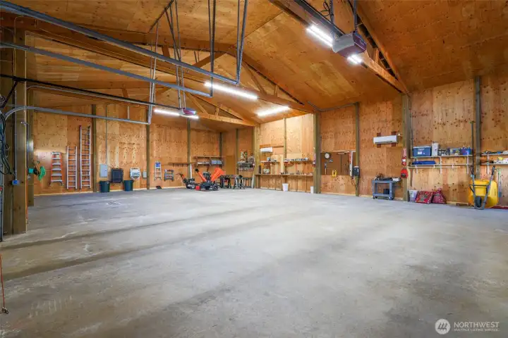 2400 sq ft of heated space