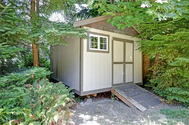 Shed 12 x16