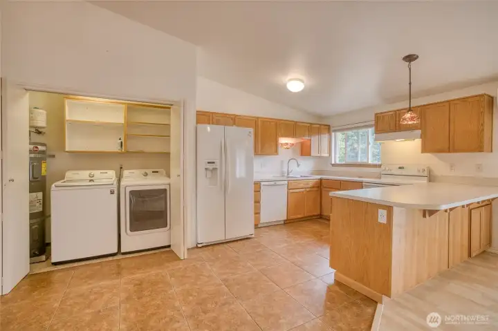 Kitchen/Laundry Area