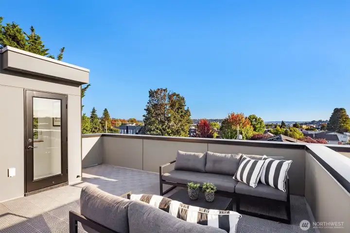 Photo of 1721 with reverse floor plan and slightly different finishes.