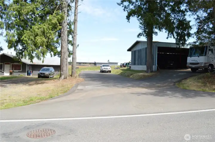 Entrance to shared driveway from Kamm Rd