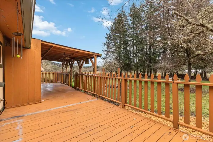 Large Wraparound Deck