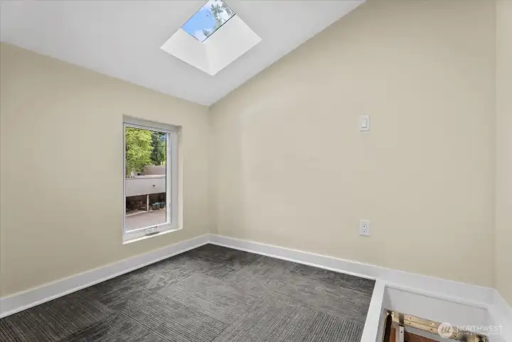 Open loft, good for office, flex space, storage.