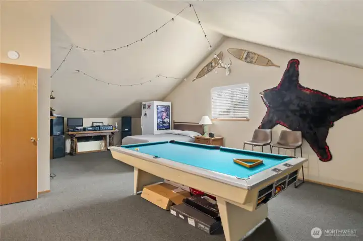 An additional upstairs bonus room. Think of all the possibilities. An additional upstairs bonus room. Think of all the possibilities.