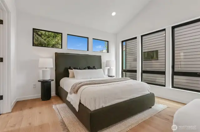 Large Primary bedroom with Heating/Cooling, Oversized, Extra Windows