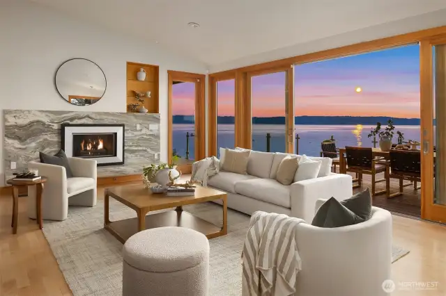 Inside a fresh and airy feel thanks to clean lines and white palette which don't distract the eye from the mesmerizing views.