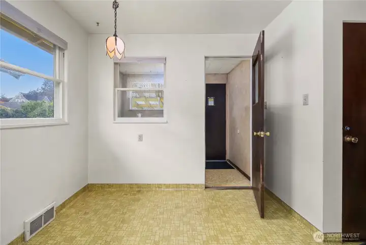 Eat in space in kitchen